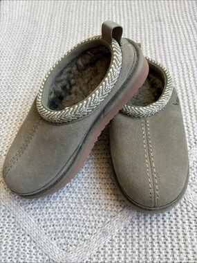 Kids Cozy slippers/clogs in Olive Green